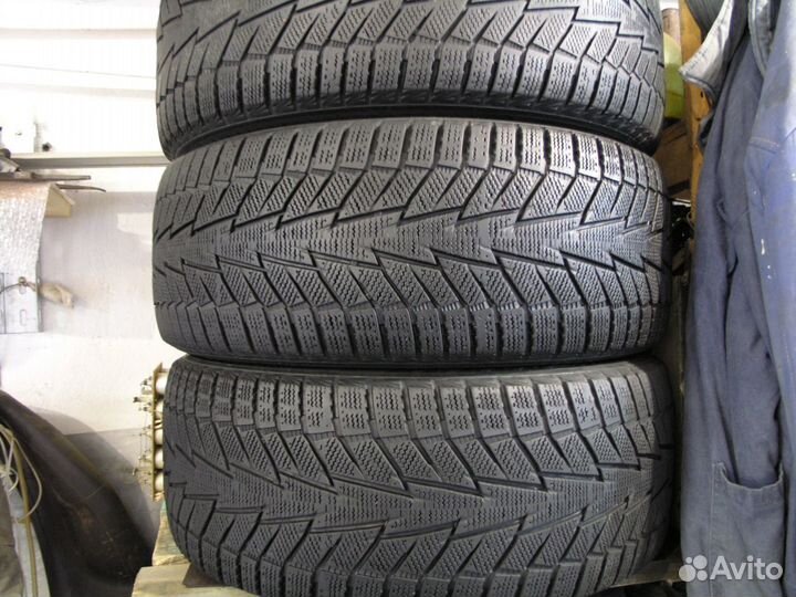 Hankook DH05 235/45 R17 116D