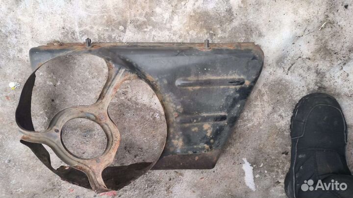 Диффузор вентилятора радиатора Audi 100C3 1.8