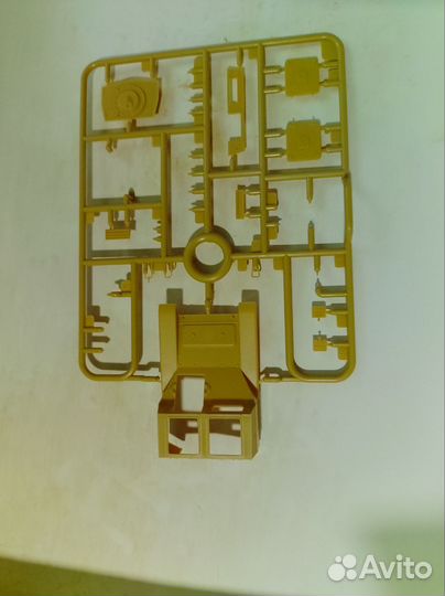 Остатки деталей от моделей