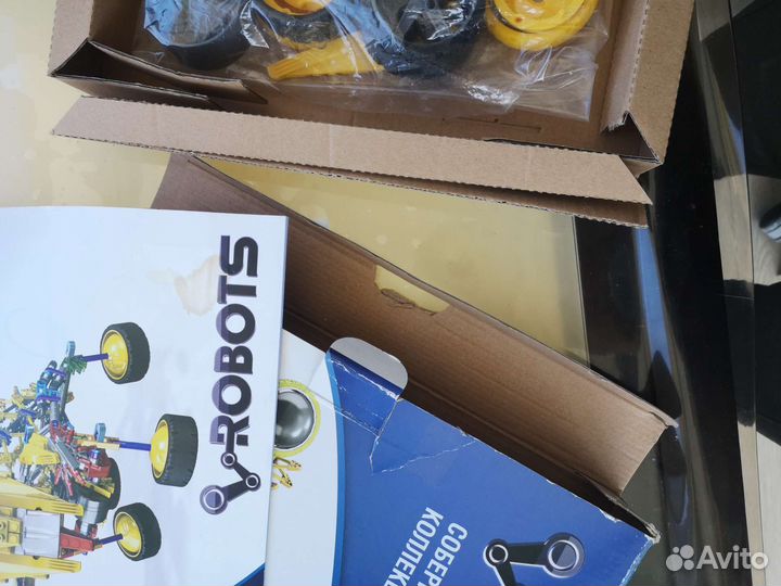 Конструктор Attivio Robots Шагающий. 388 деталей