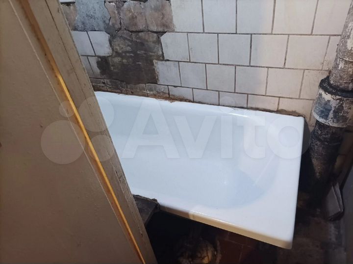 Комната 12 м² в 8-к., 6/9 эт.