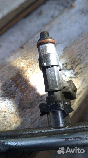 Топливная рампа Chevrolet Epica седан 2.0 2009