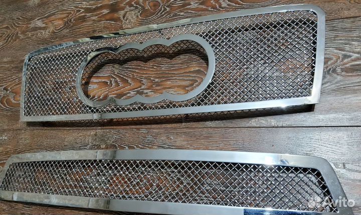 Накладка хром решётки радиатора audi A6