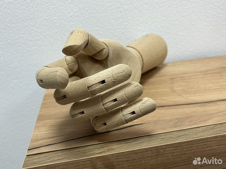 Деревянная рука IKEA