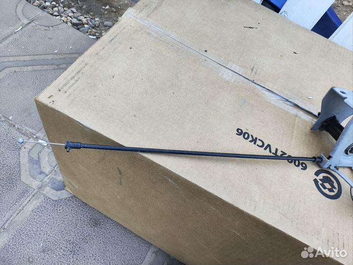 Трос капота Skoda Kodiaq 565823529C