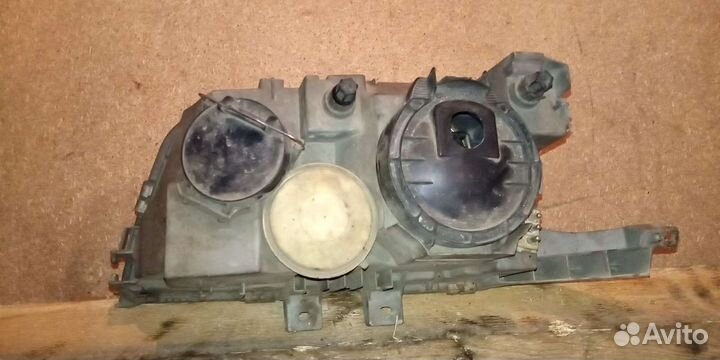 Фара Mercedes C 180-200