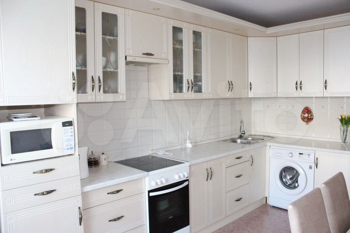 3-к. квартира, 80 м², 1/10 эт.