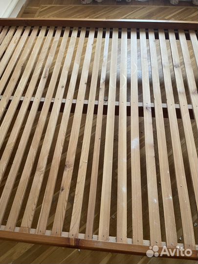 Кровать из лиственницы, сделанная на заказ