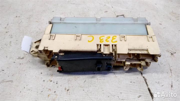 Блок предохранителей Mazda 323 С ва 97-00г