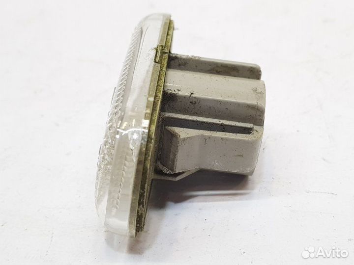 Поворотник в крыле Renault Duster 2014