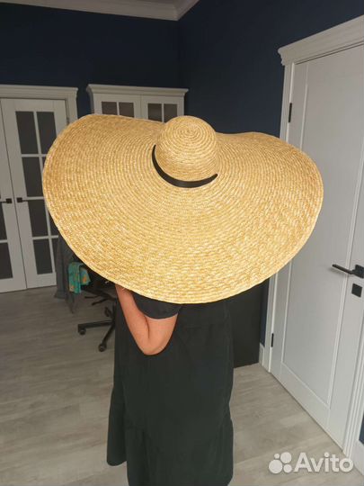 Большая соломенная шляпа