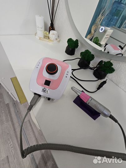 Аппарат для маникюра и педикюра