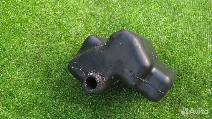 Резонатор воздушного фильтра Nissan Caravan Van