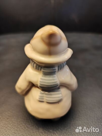 Фарфоровая статуэтка-Зима,ссср,лфз,идеальная,9см