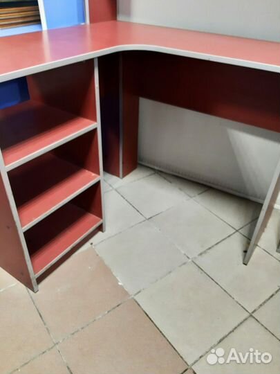 Компьютерный стол