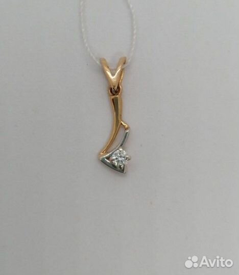 Золотая подвеска с бриллиантом