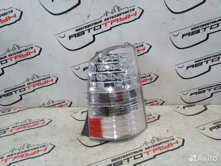 Фонарь toyota wish ANE10G ANE11W ZNE10G ZNE14G 683