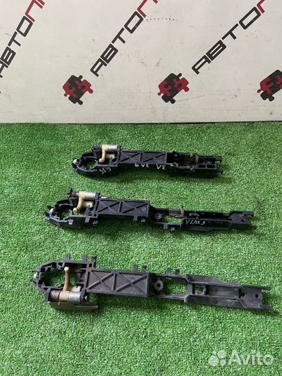 Кронштейн ручки двери Infiniti g25 v36