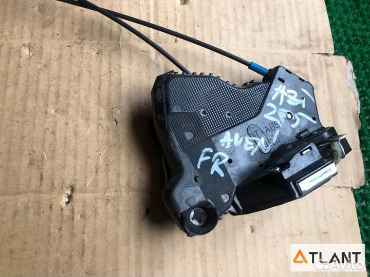 Замок двери передний правый toyota avensis