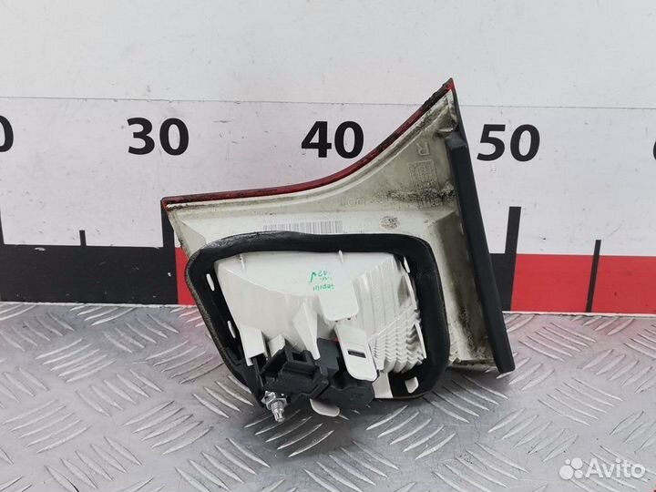Фонарь крышки багажника правый Audi A4 B6 2006