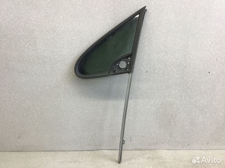 Стекло кузовное глухое левое Peugeot 307 2001-2007