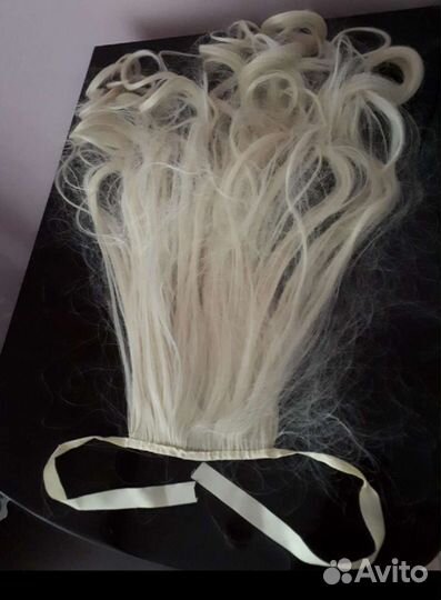 Хвост на заколке