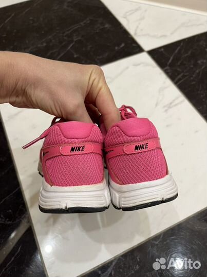 Кроссовки Nike