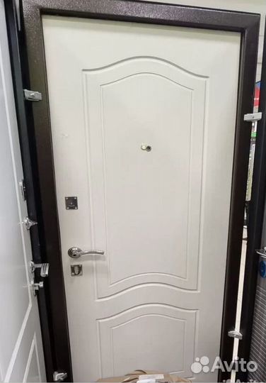 Входная дверь