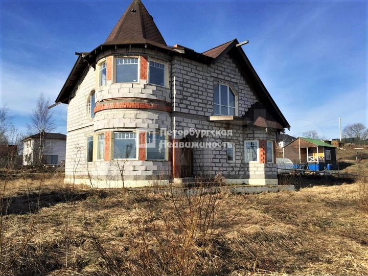 Коттедж 234 м² на участке 10 сот.