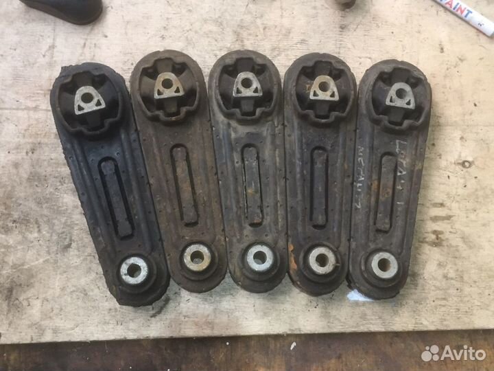 Renault опора двигателя задняя