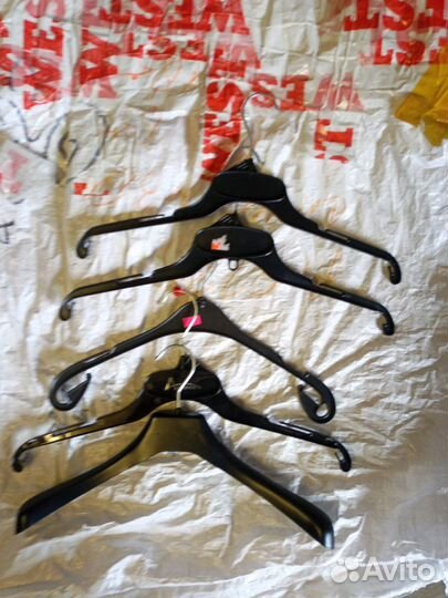 Вешалки плечики