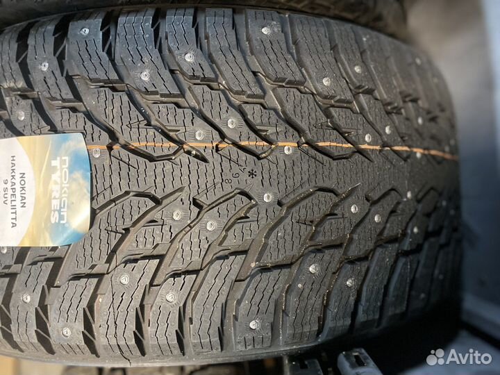 Nokian Tyres Hakkapeliitta 9 245/50 R20