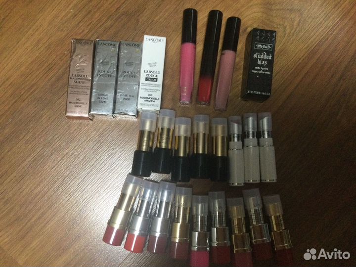 Помада блеск для губ