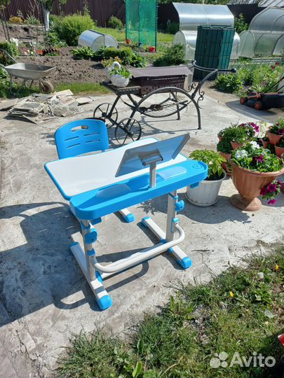 Растущая парта со стулом б/у в отличном состоянии