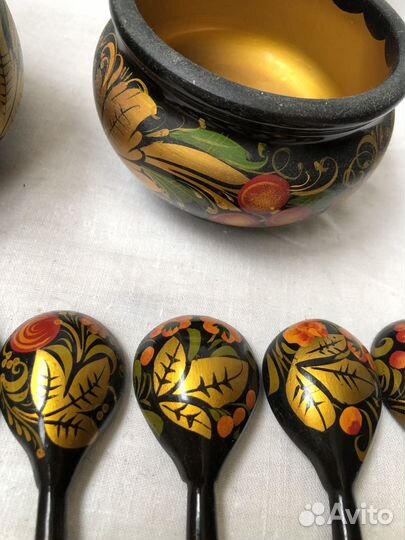 Деревянные ложки и миски хохлома
