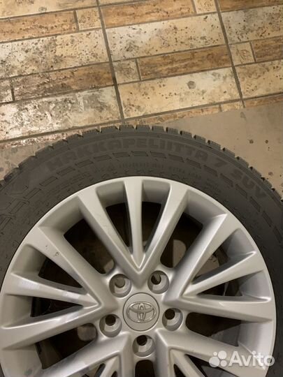 Nokian Tyres Hakkapeliitta 7 215/60 R17