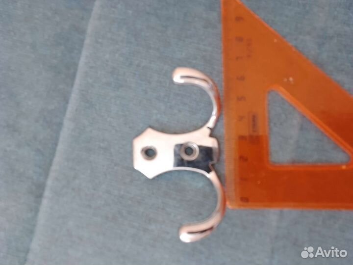 Крючок мебельный