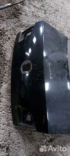 Крышка багажника на Volkswagen Phaeton