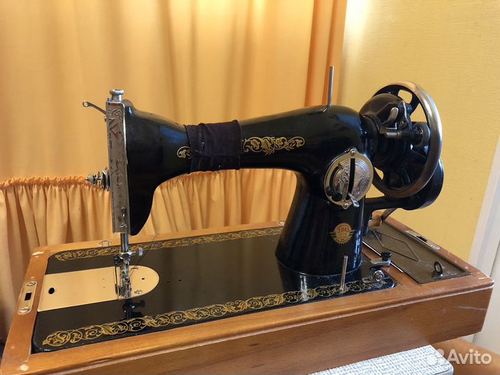 Швейная машинка Подольск 1м 1958г