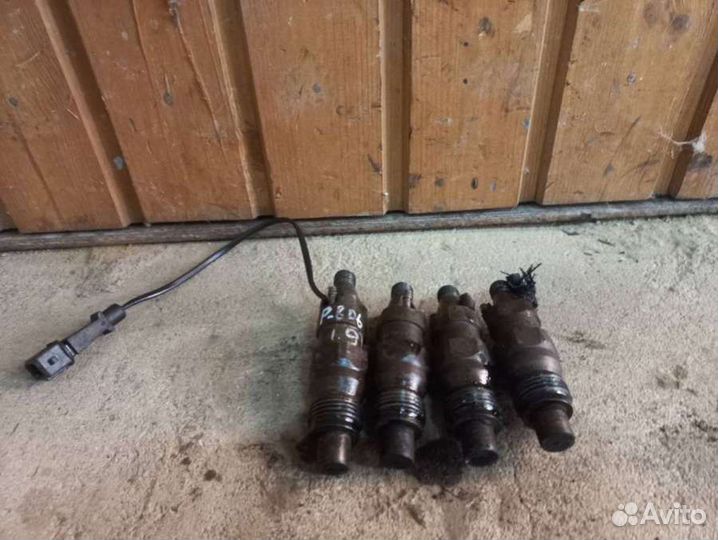 Форсунка peugeot 806 1.9 nn