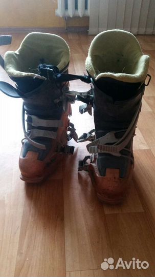 Горнолыжные ботинки