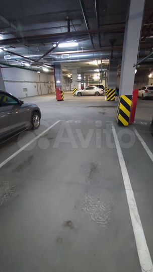 Машиноместо, 18 м²