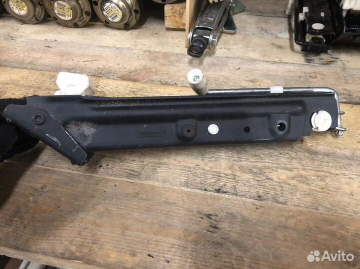 Домкрат оригинальный BMW E39 e46 e38 e60