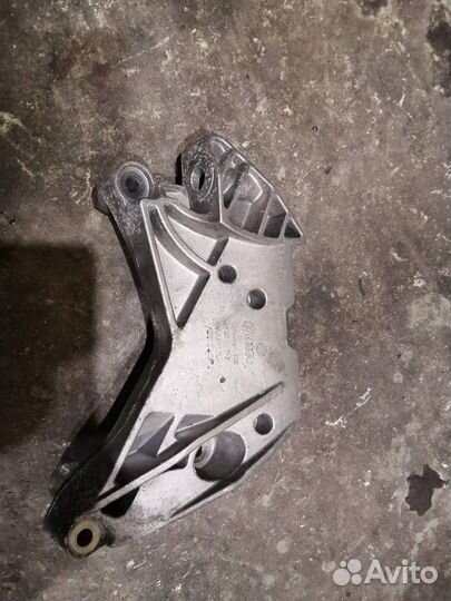 Кронштейн Двигателя Пассат Б6 Б7 Тигуан