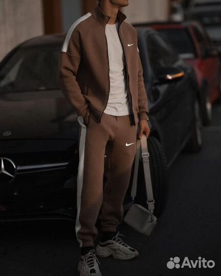 Спортивный комтюм