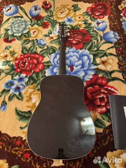 Акустическая гитара