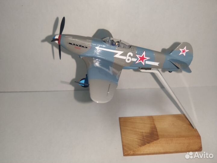 Модель самолета Як-3