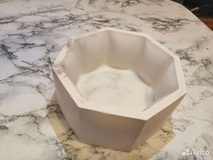 Цветочный горшок, кашпо из гипса