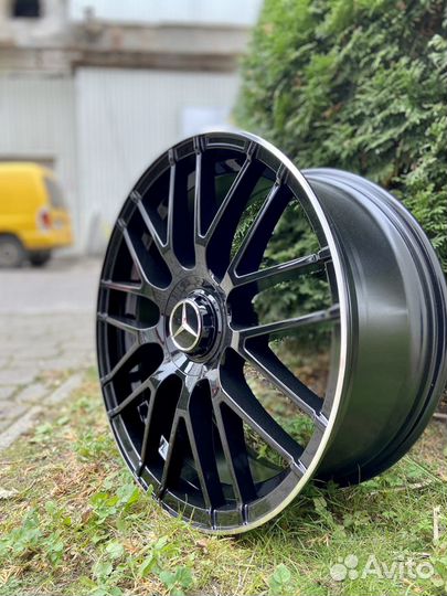 В наличии R20 Mercedes AMG