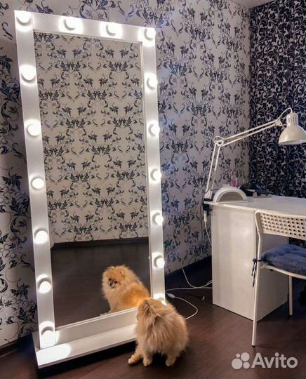 Гримерное зеркало с подсветкой